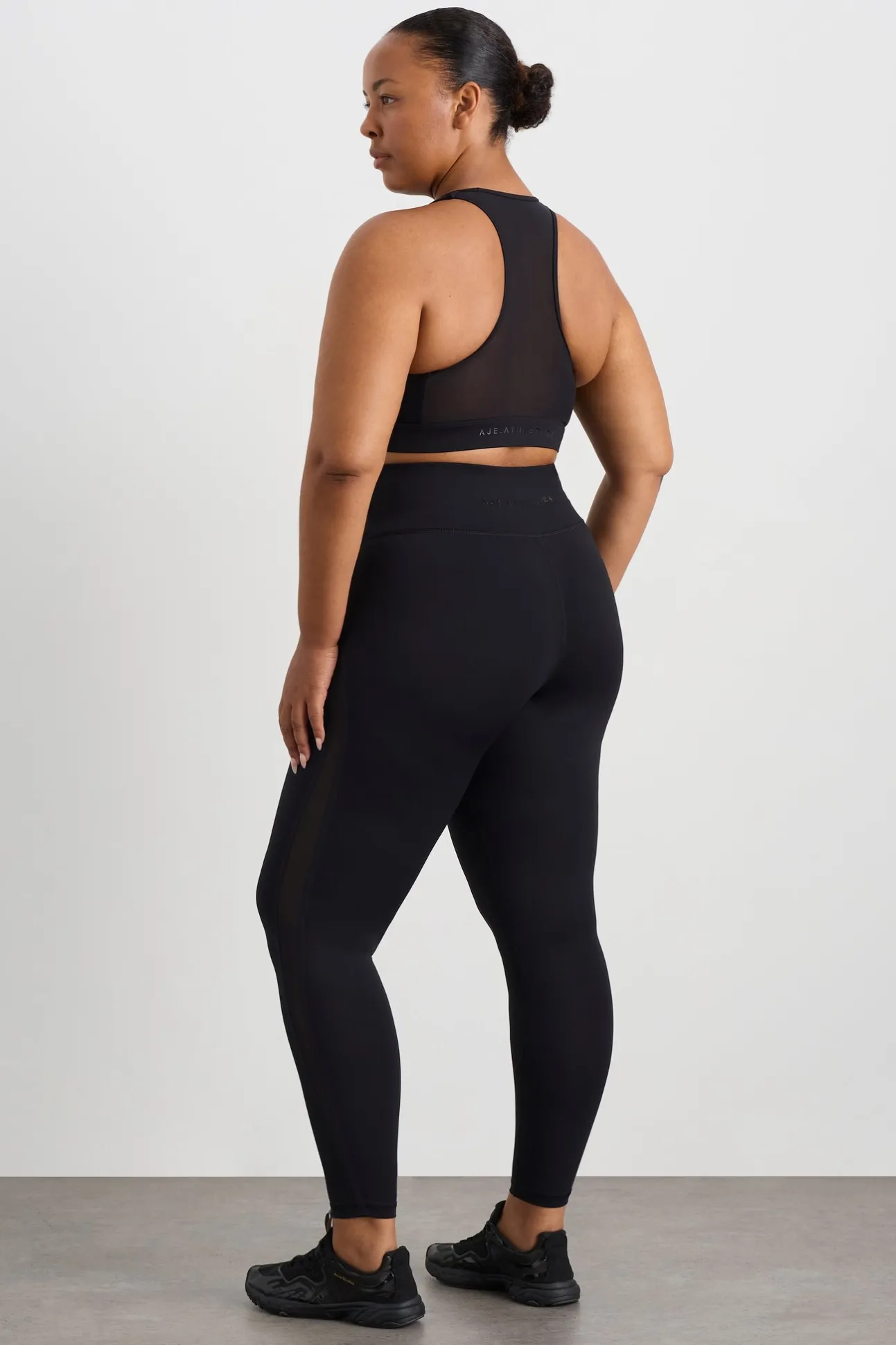spliced_mesh_legging__15.webp Spliced Mesh Legging 242