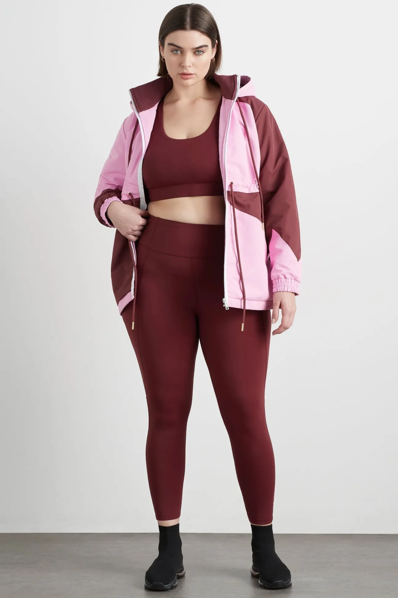 twist_back_sports_bra__16.webp Twist Back Sports Bra 335