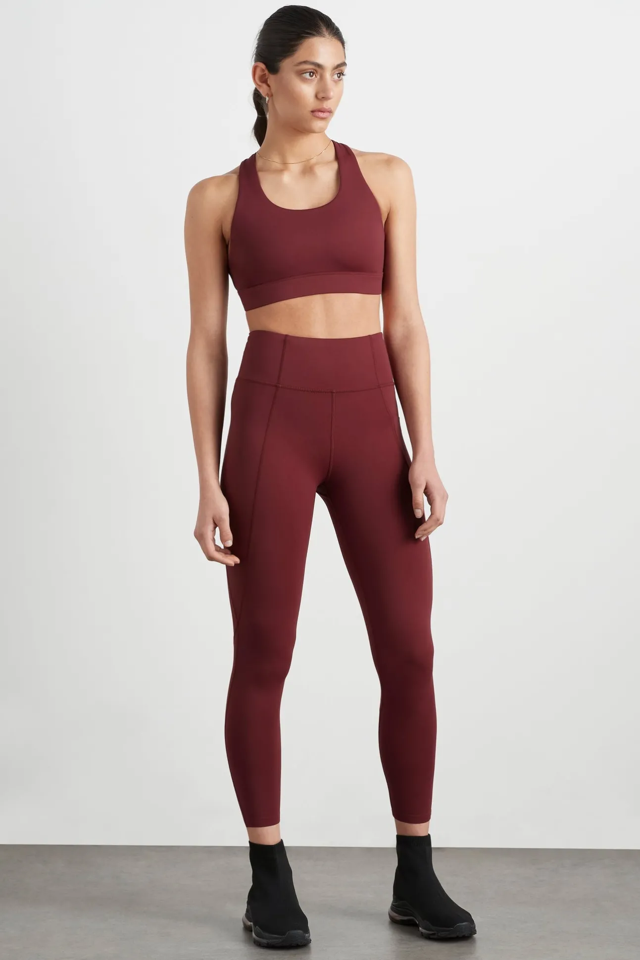 twist_back_sports_bra__3.webp Twist Back Sports Bra 335