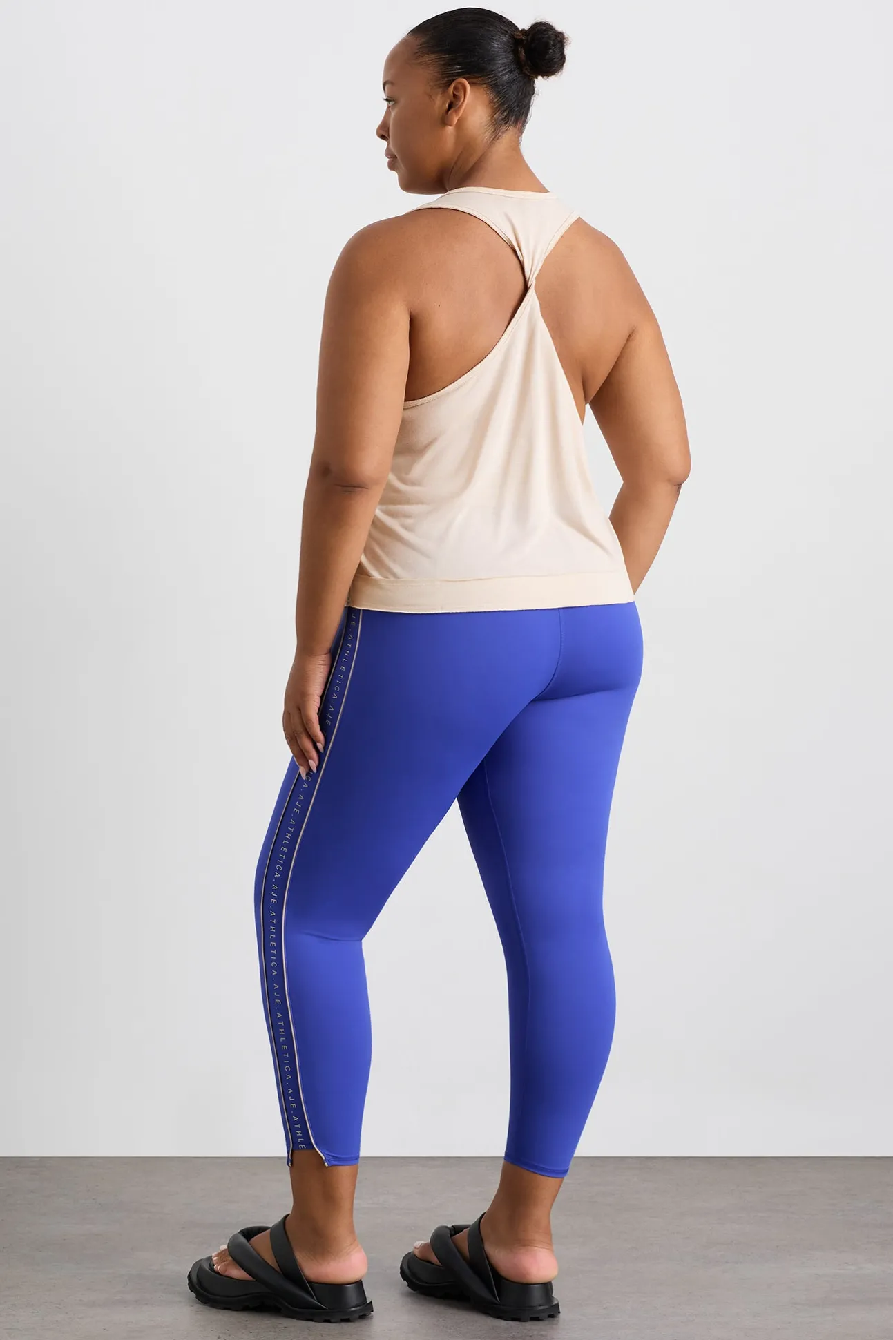 twist_back_tank__15.webp Twist Back Tank 137