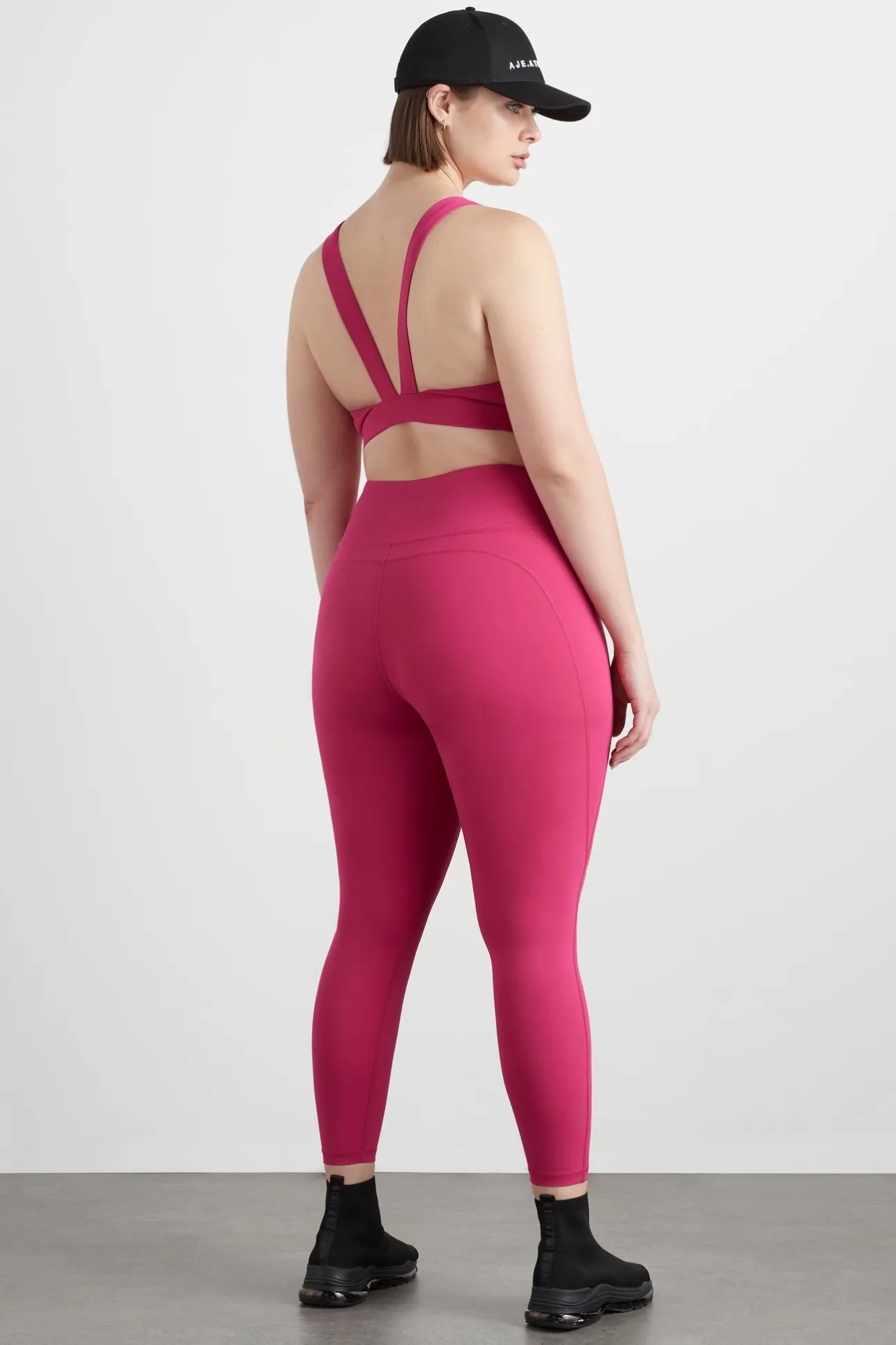 whipstitch_crop_top__16.webp Whipstitch Crop Top 326