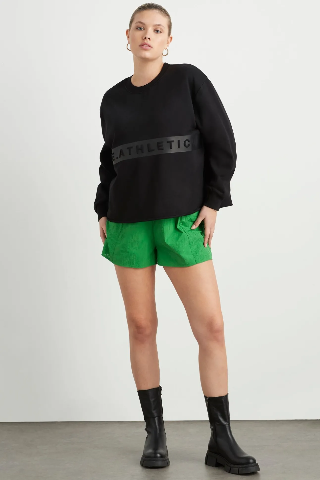 whipstitch_split_crew_jum_7.webp Whipstitch Split Crew Jumper 420