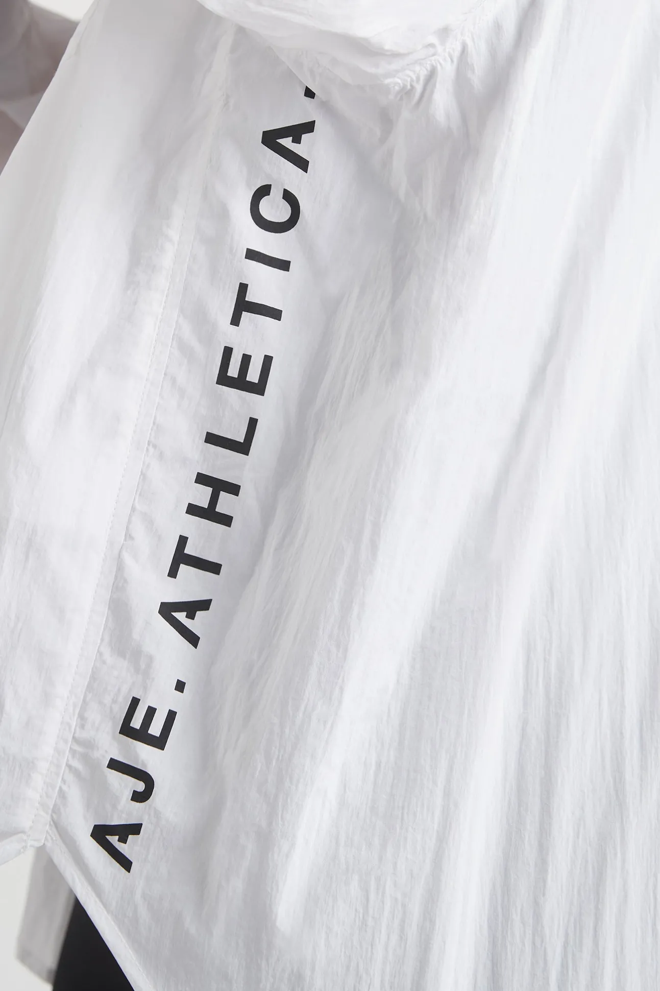 windbreaker_shirt__13.webp Windbreaker Shirt 406