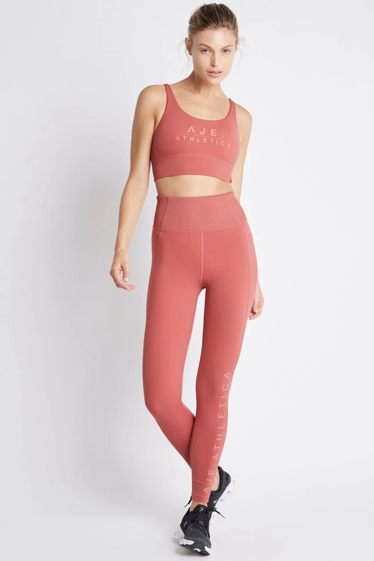 yoga_sports_bra__5.webp Yoga Sports Bra 002