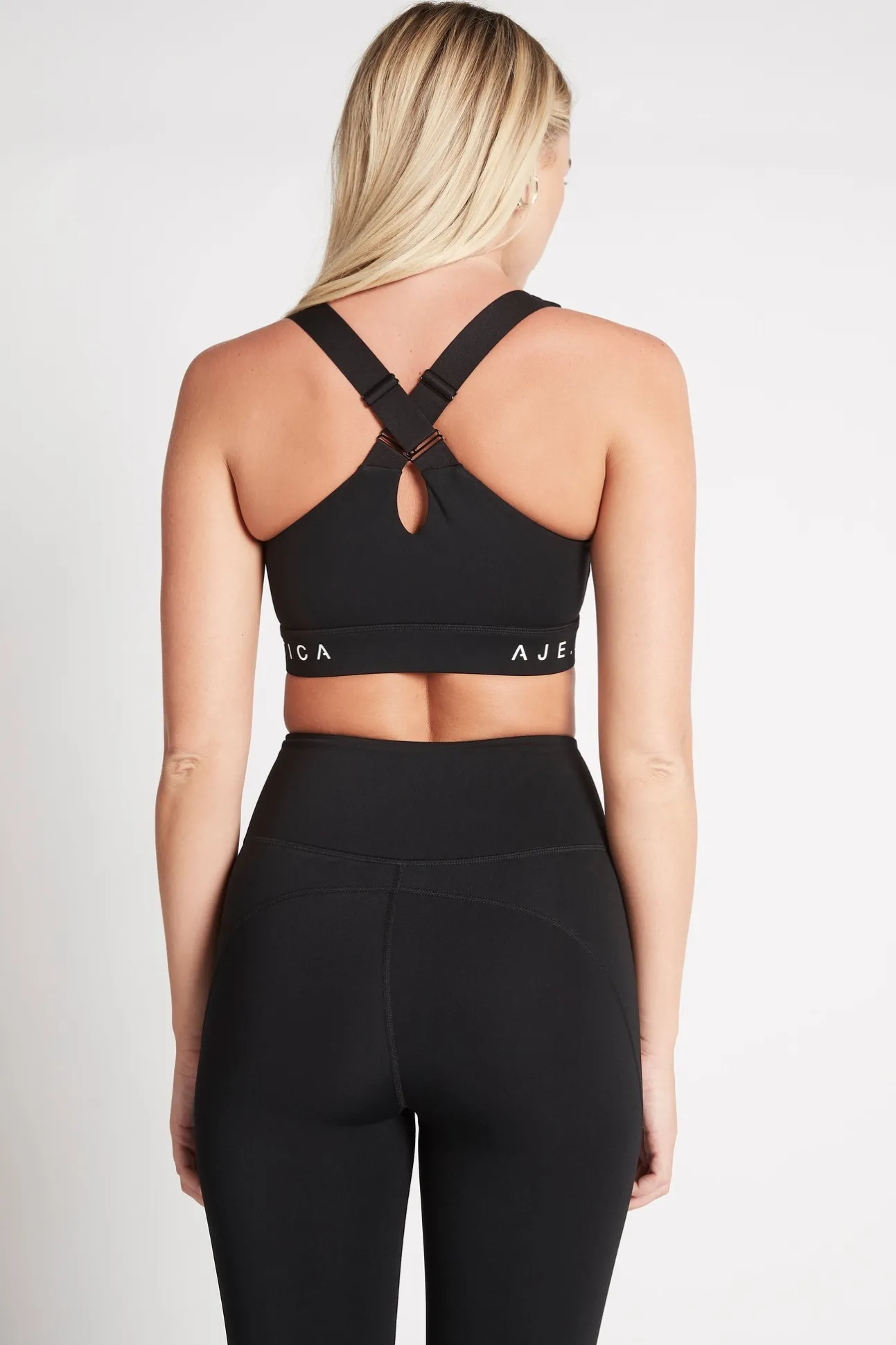 zip_front_logotape_sports_5.webp Zip Front Logotape Sports Bra 319
